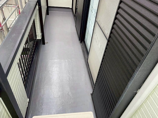 明石市　ベランダ塗装を終えた状況